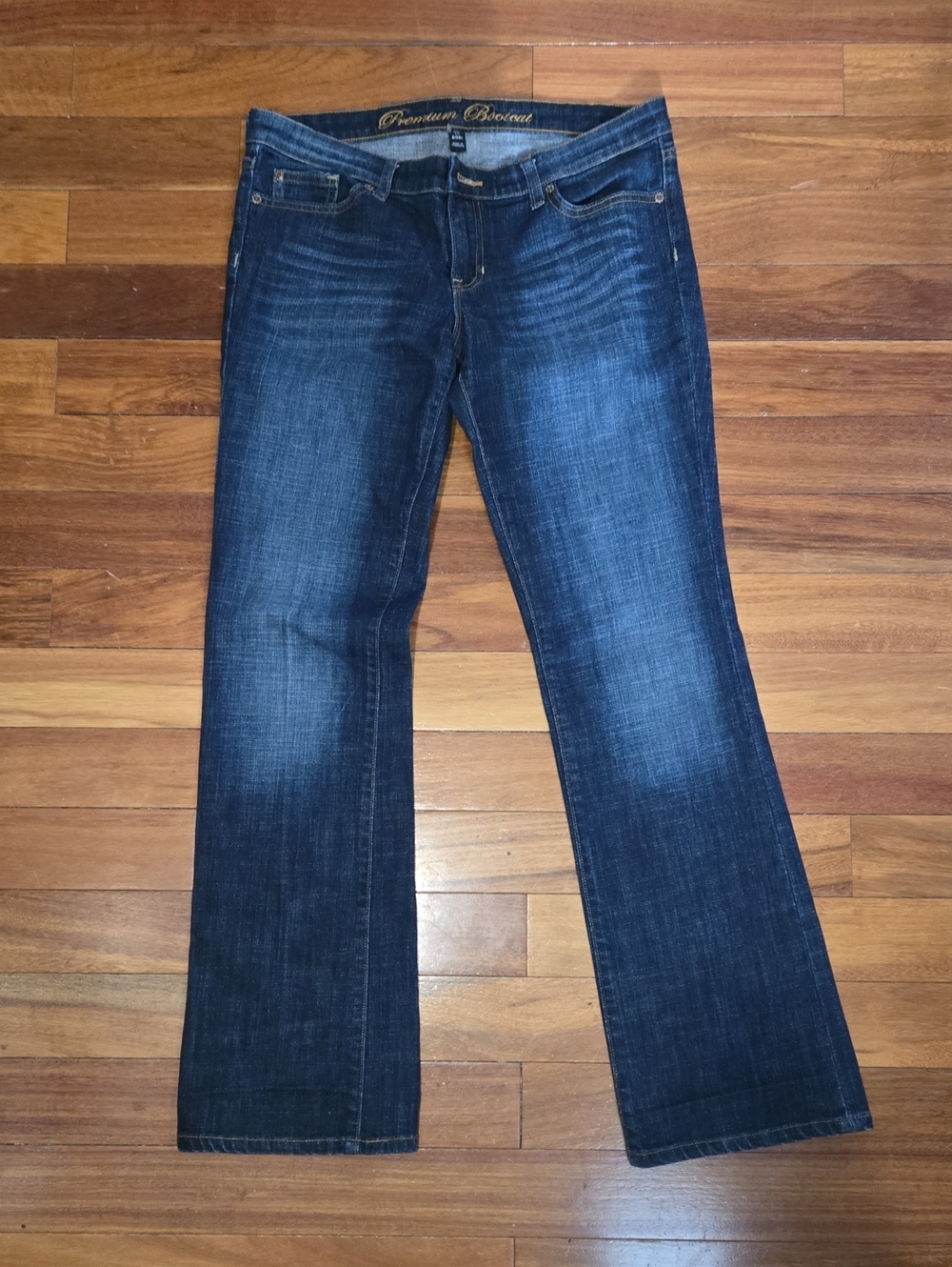 GAP Premium Bootcut Jeans Dark Wash 29W, 8